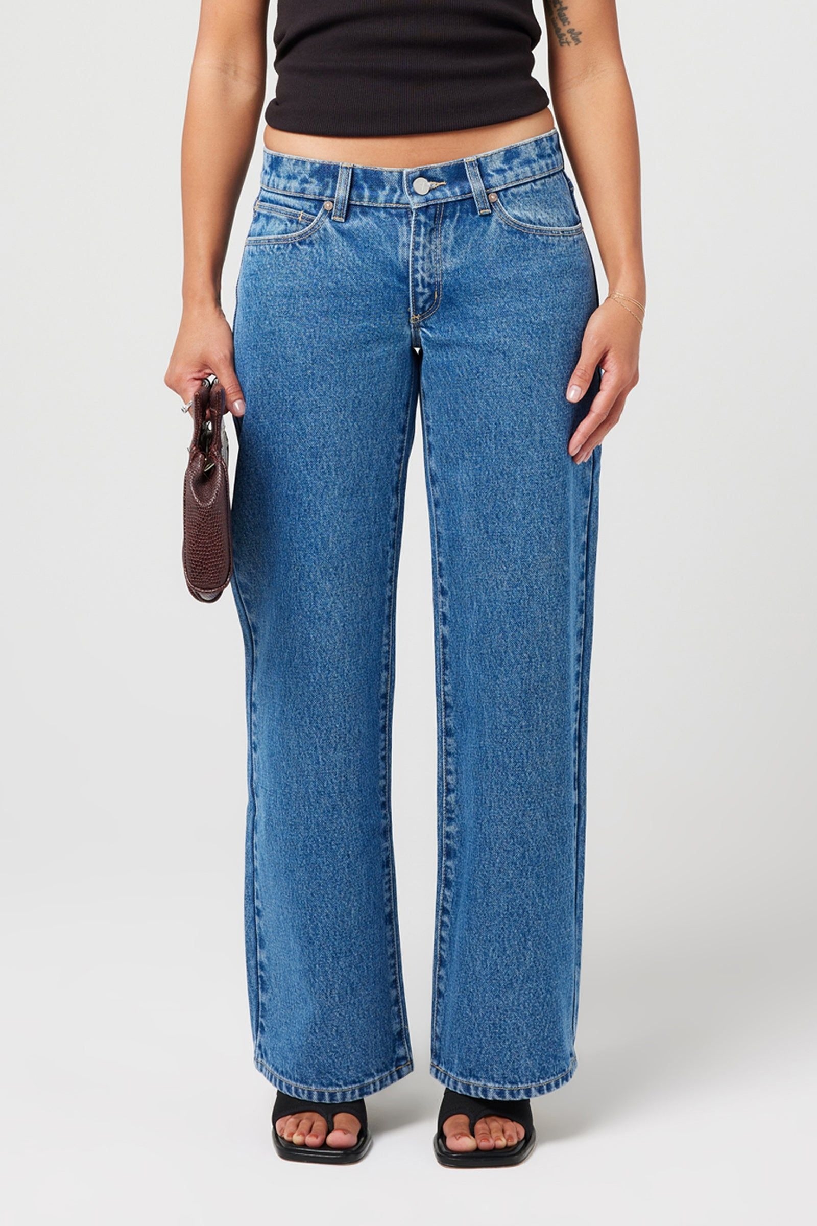 Low & Wide Petite Chantell Organic